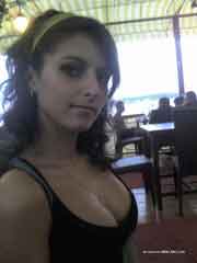 romantic girl looking for guy in Copper Hill, Virginia