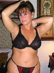 lonely female looking for guy in Irondale, Missouri