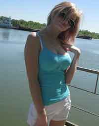 romantic female looking for guy in Waterville, Iowa